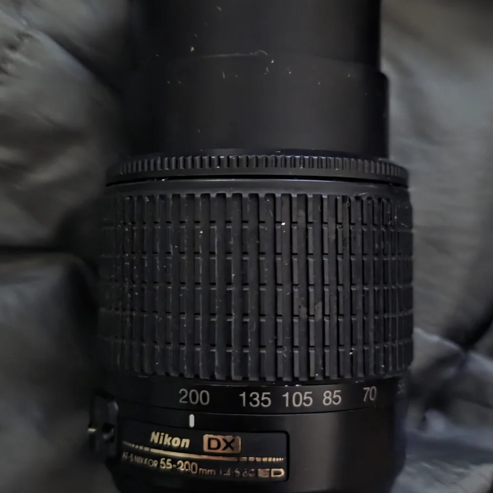 Nikon Zoom-NIKKOR 55-200mm f/4.0-5.6 DX G SWM AF-S VR IF Nikon Black Camera Lens